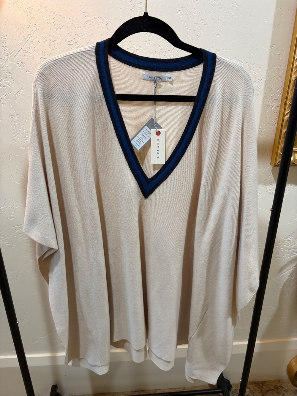 Women’s MERSEA Neutral V-Neck Knit Top with Navy Trim